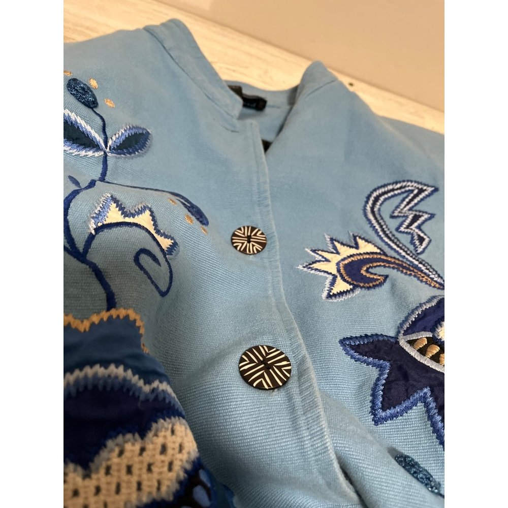 Indigo Moon woman’s BOHO 4 button blue embroidered coat size small. - Picture 6 of 9